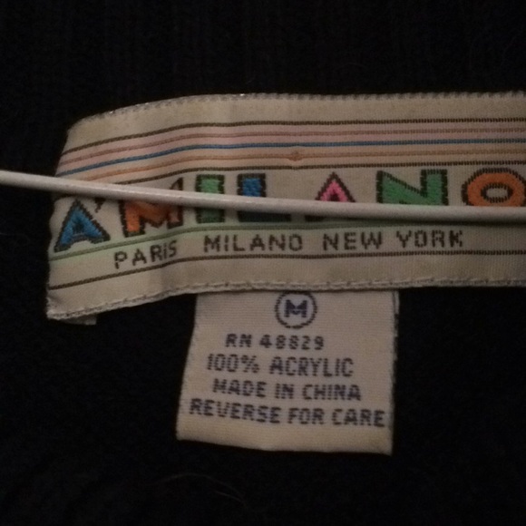 Black cowl Neck sweater Size Med. - Picture 5 of 5